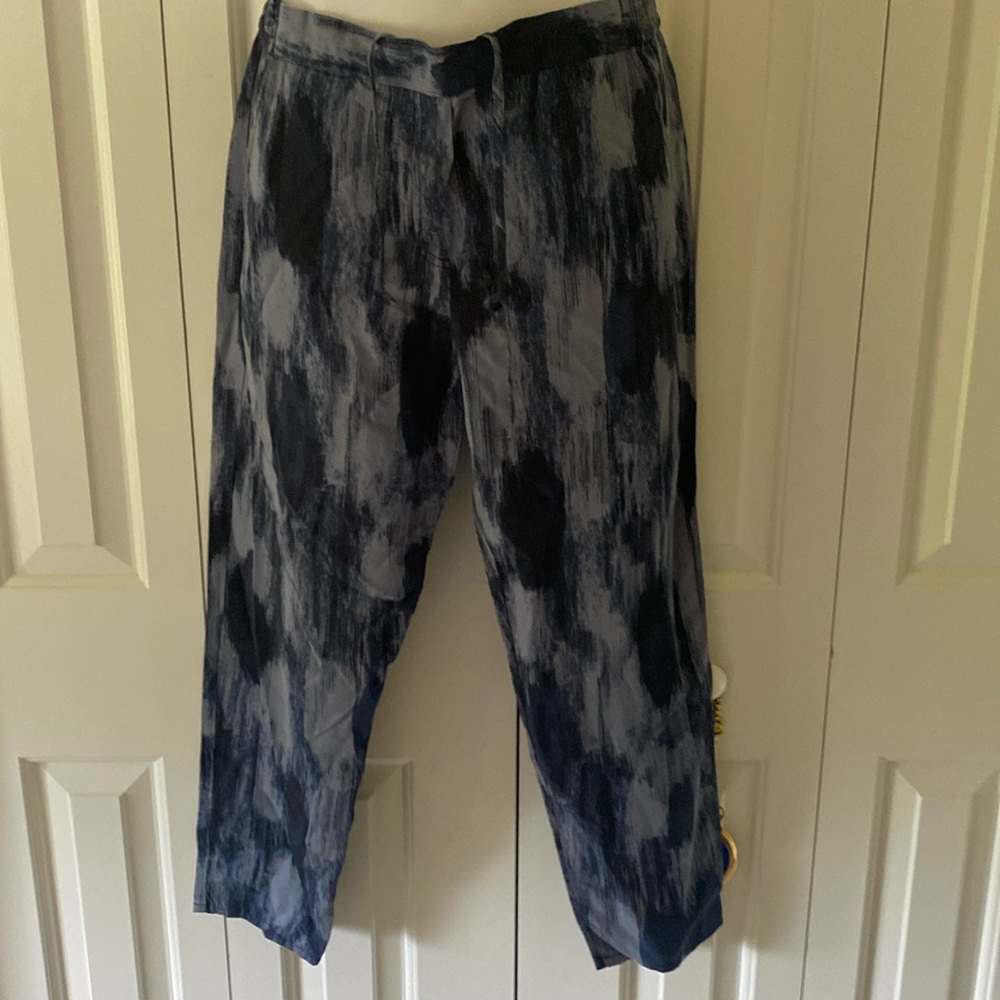 Gap size medium cropped blue pants drawstring inside